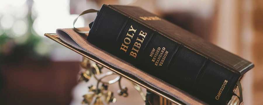 Top 10 Catholic Bidding Prayers for a Funeral

